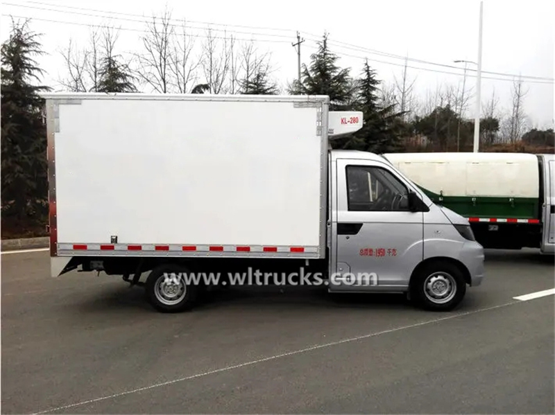 4 tire gasoline Karry refrigeration truck