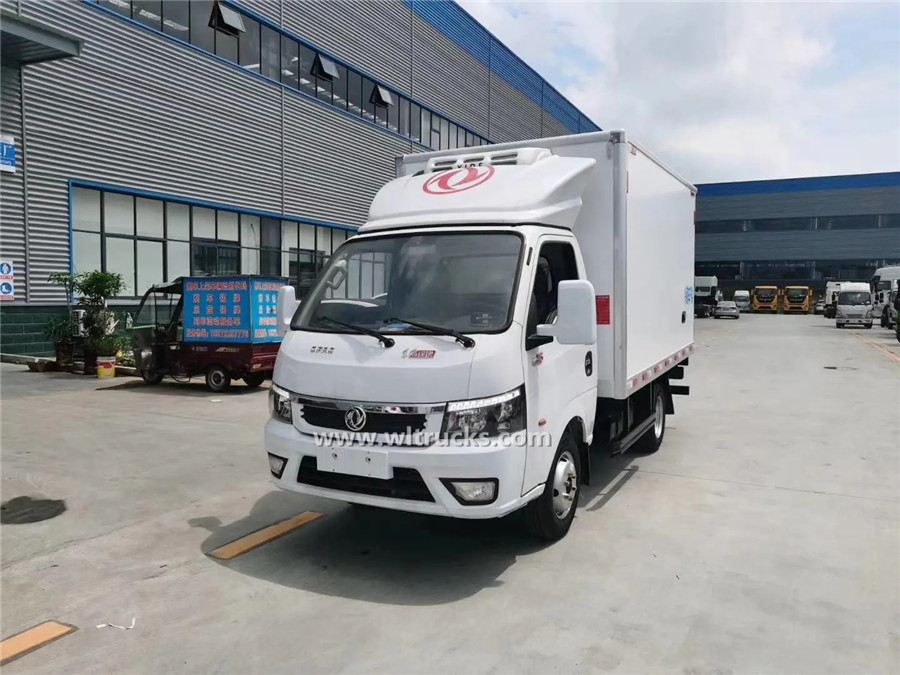 4 wheel Dongfeng gasoline 1 ton mini refrigeration truck