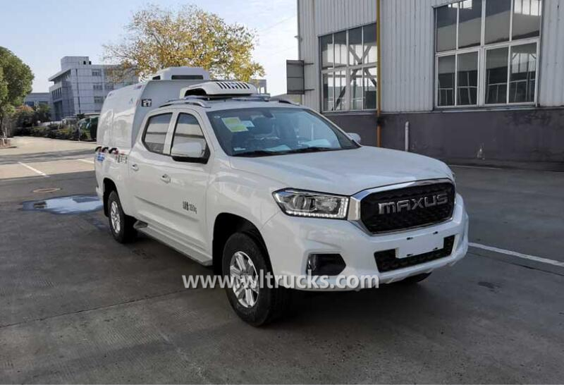 4WD SAIC Maxus Pickup refrigerated truck for milk