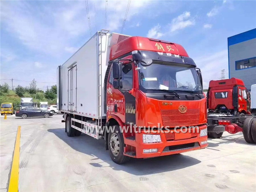 4x2 FAW 9.6m refrigerator truck for meat and fish