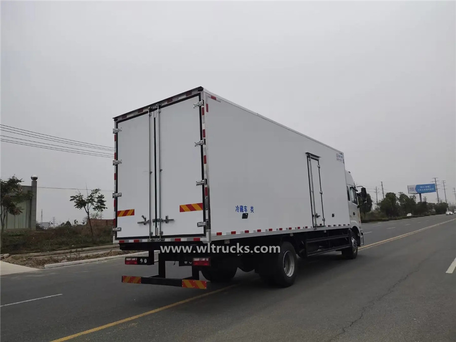 6 tyre JAC GALLOP 26ft refrigerator container truck
