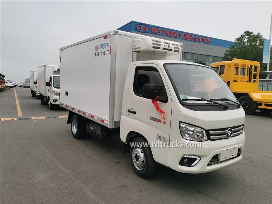 6 wheeler Foton 2 tonne gasoline cooling van truck