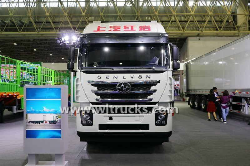 8x4 SAIC Hongyan GENLYON 30 ton refrigerated truck