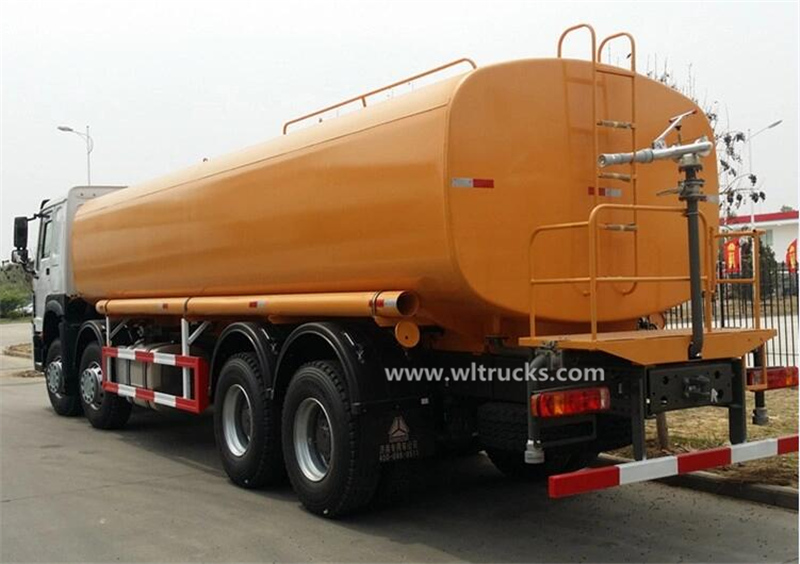 8x4 Sinotruk HOWO 25 ton water tank truck