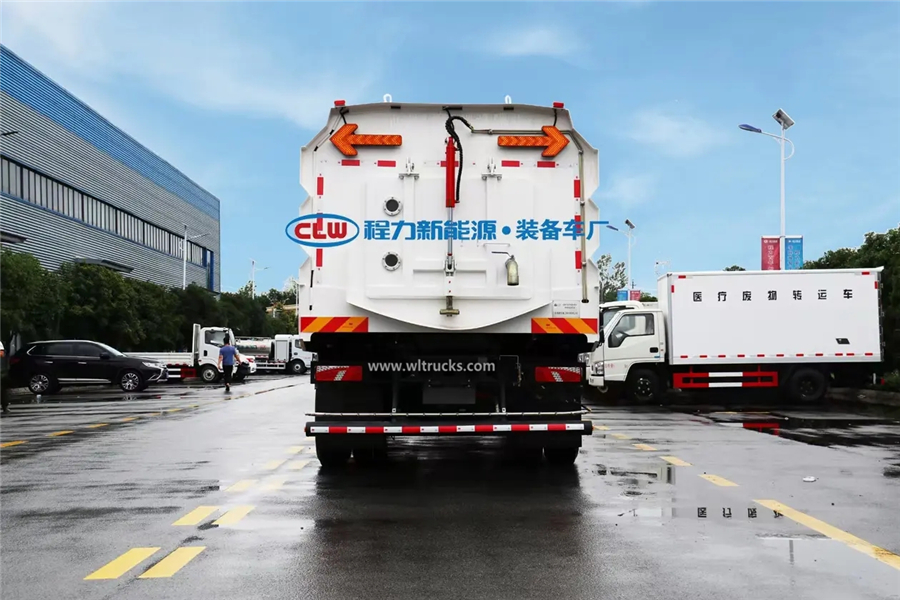 BYD 15 ton electric street washing and sweeping truck