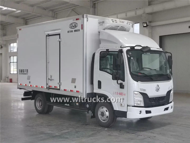 DFLZ 4 ton food transport reefer box truck