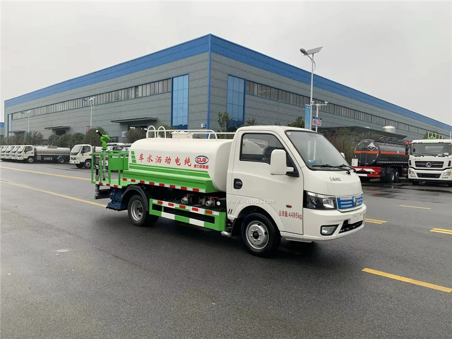 Dongfeng 2 ton electric water truck