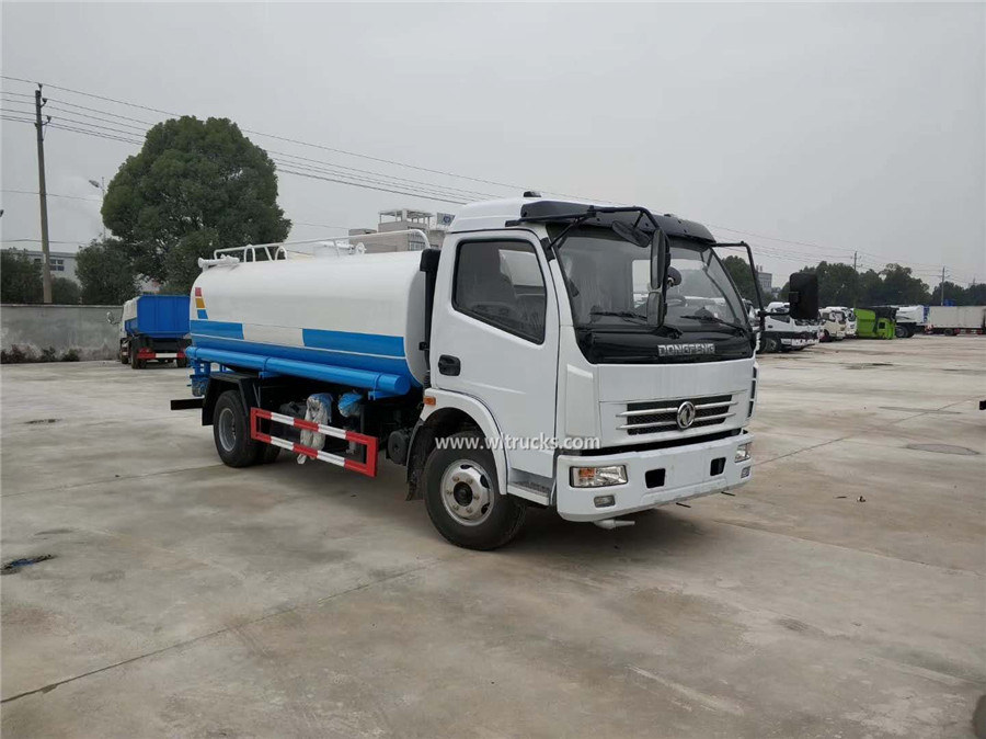 Dongfeng 2000 gallon water tank truck