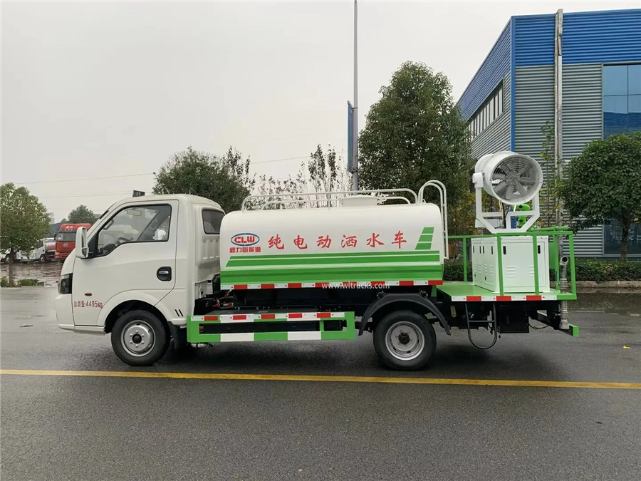 Dongfeng 2000L electric water tanker truck