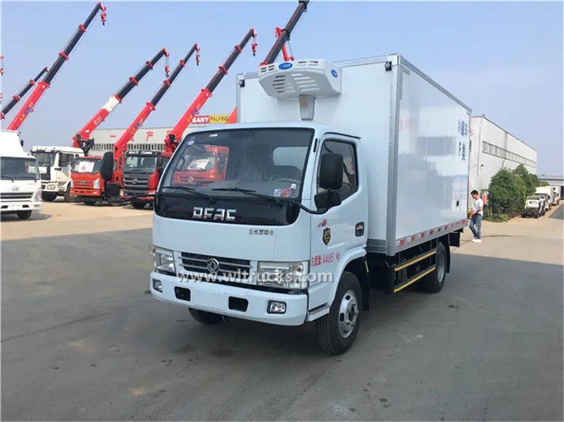 Dongfeng 3 ton freezer food transport truck