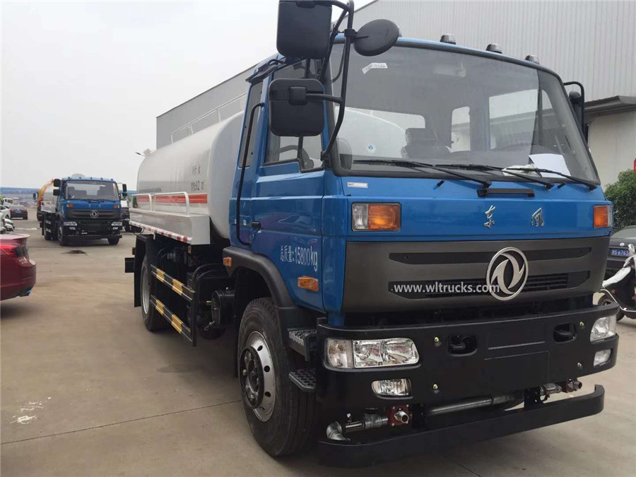 Dongfeng 4000 gallon water supply truck