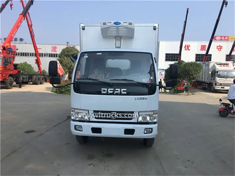 Dongfeng 4000kg cold room van truck