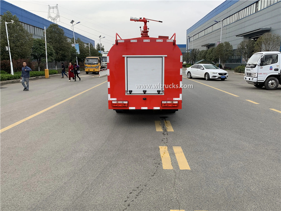 Dongfeng 4cbm fire water tanker