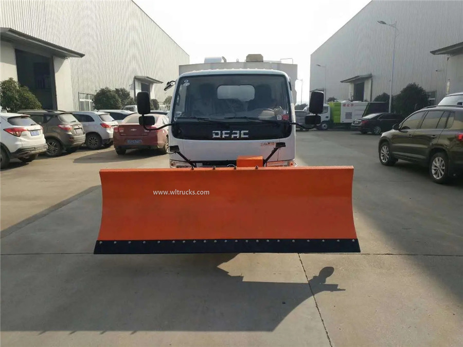 Dongfeng 5 ton road snow sweeper
