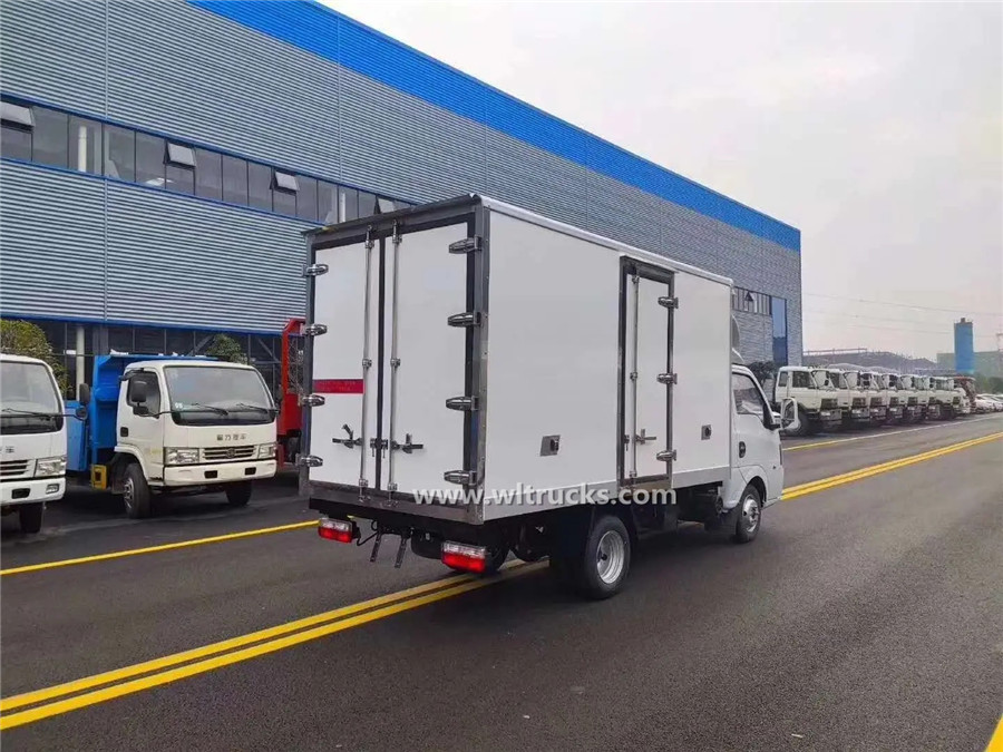 Dongfeng diesel mini 3.7m freezer box truck