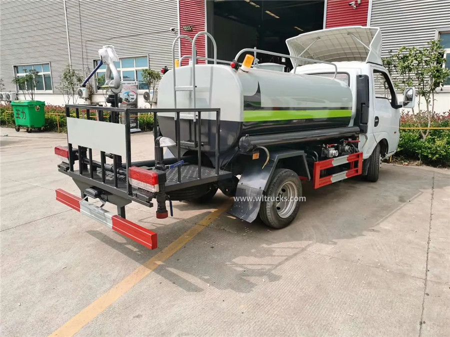 Dongfeng small 3 ton water bowser truck