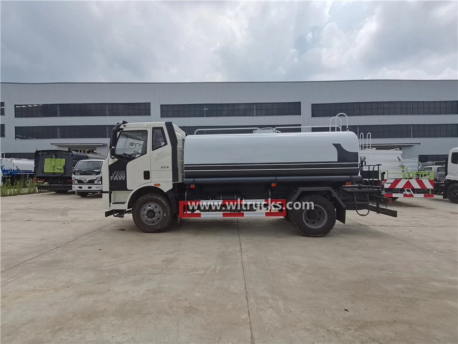 FAW 16000L water delivery truck