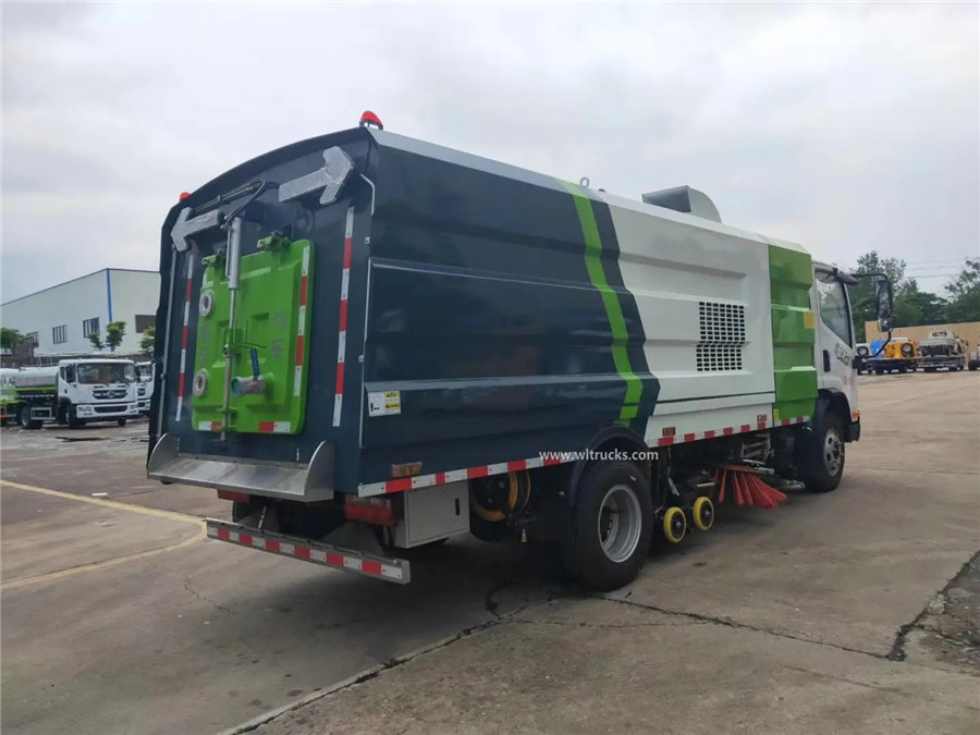 FAW 8 ton cleaning road sweeper truck