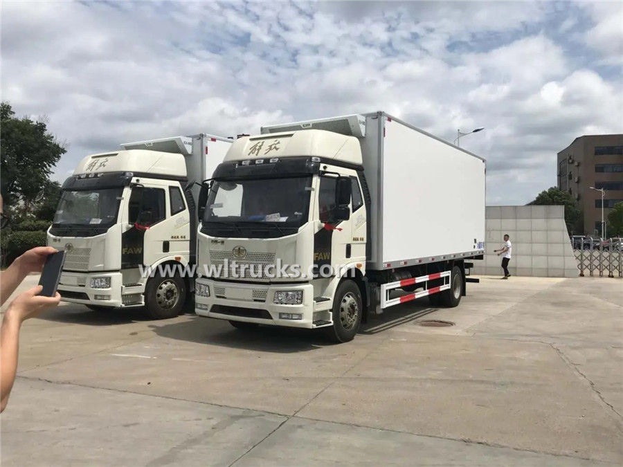 FAW J6L 7.6m refrigeration trucks for vegetables