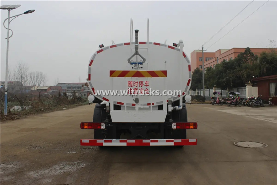 Foton Aumark 4000 gallon water carrier truck