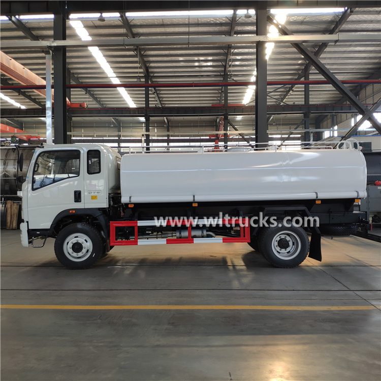 HOWO 12000liters water trucks for drinking water