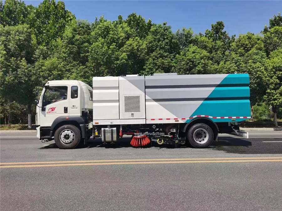 HOWO 16 ton street washing and sweeping truck