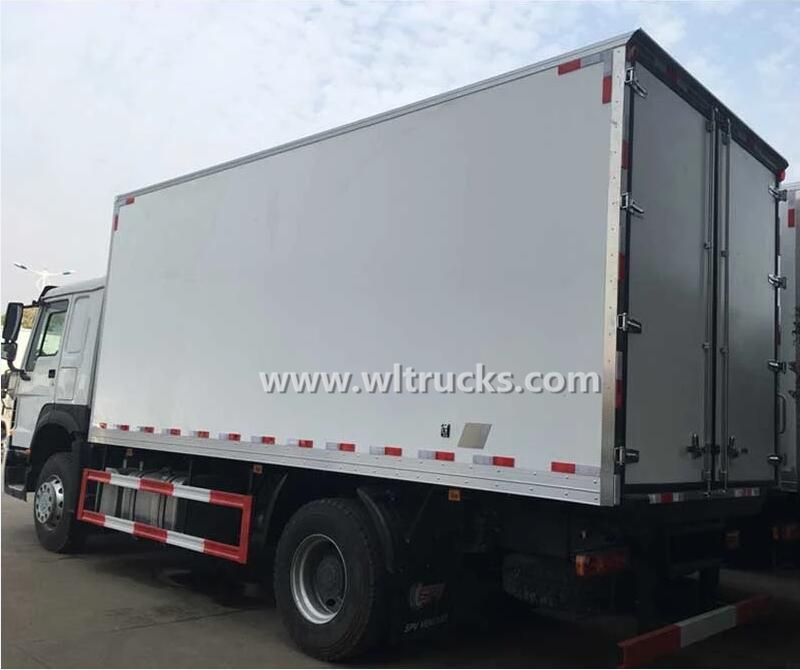 HOWO 6.8 meters refrigerated cargo truck
