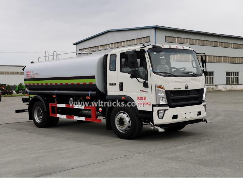 Howo 3000 gallon water tank truck