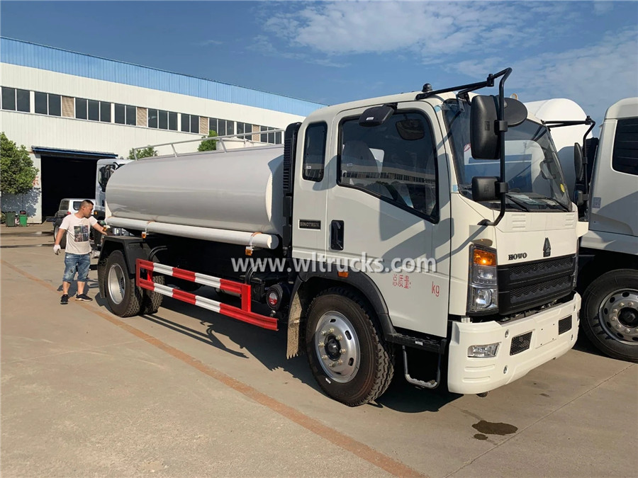 Howo 8000 liters water bowser truck