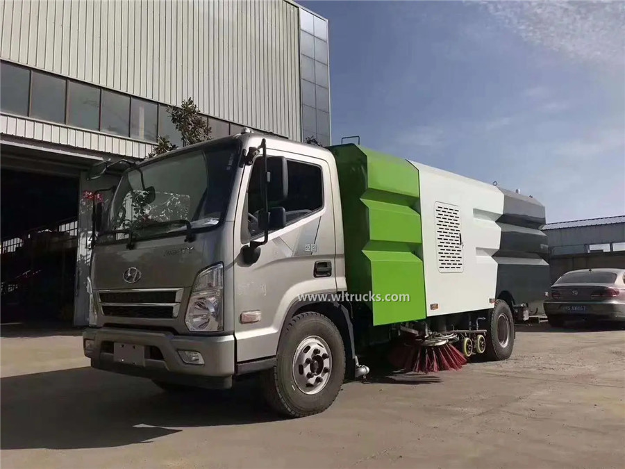 Hyundai 5m3 swevel sweeper