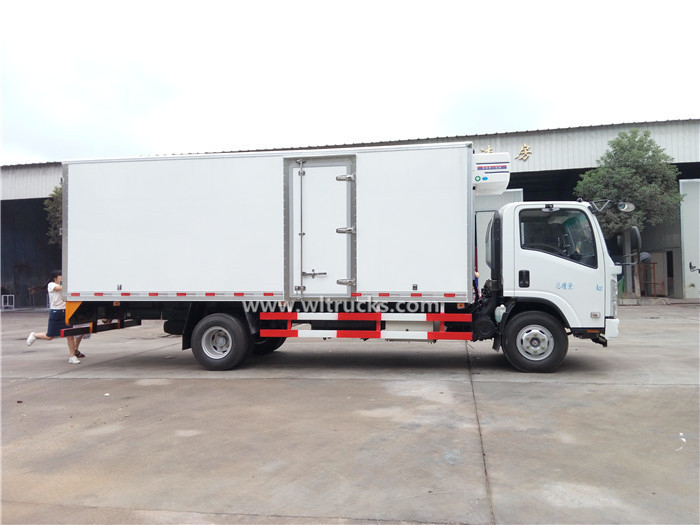 ISUZU 700P refrigeration unit truck