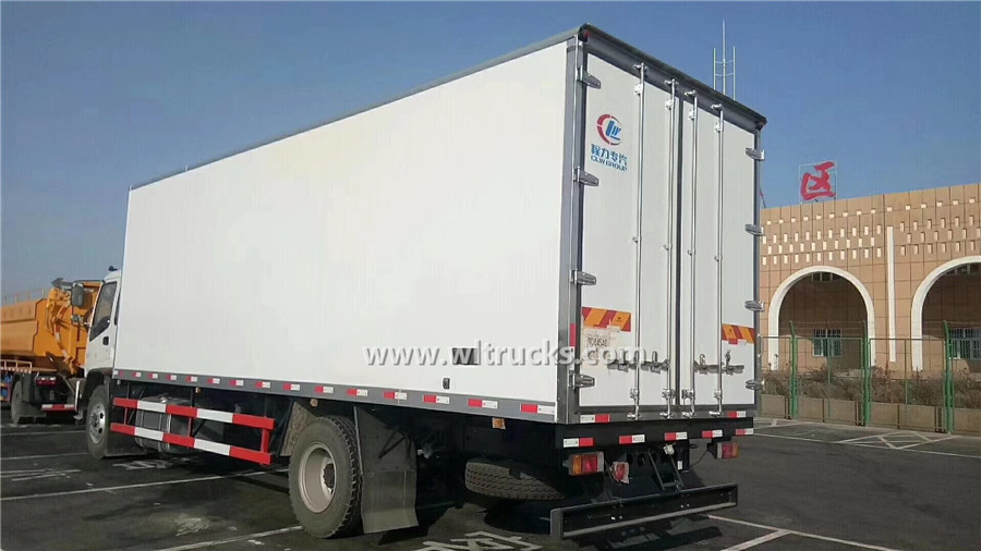 ISUZU Ftr 24ft box cooling van truck