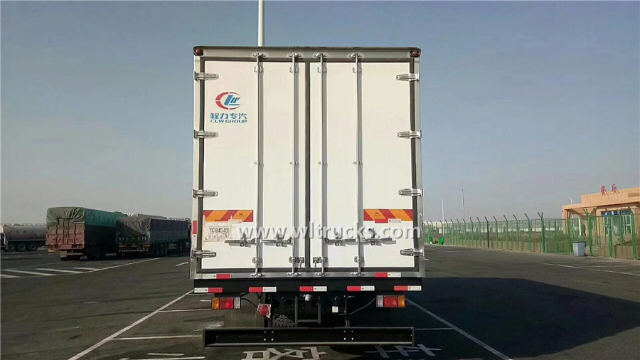 ISUZU Ftr 7.6m cooling box truck