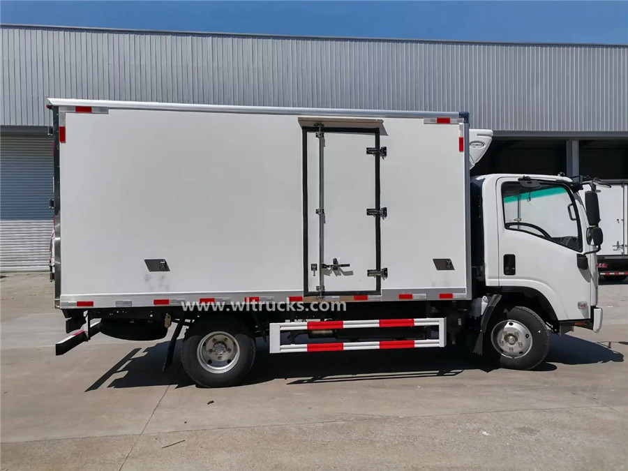 Isuzu 3 ton refrigerator box truck