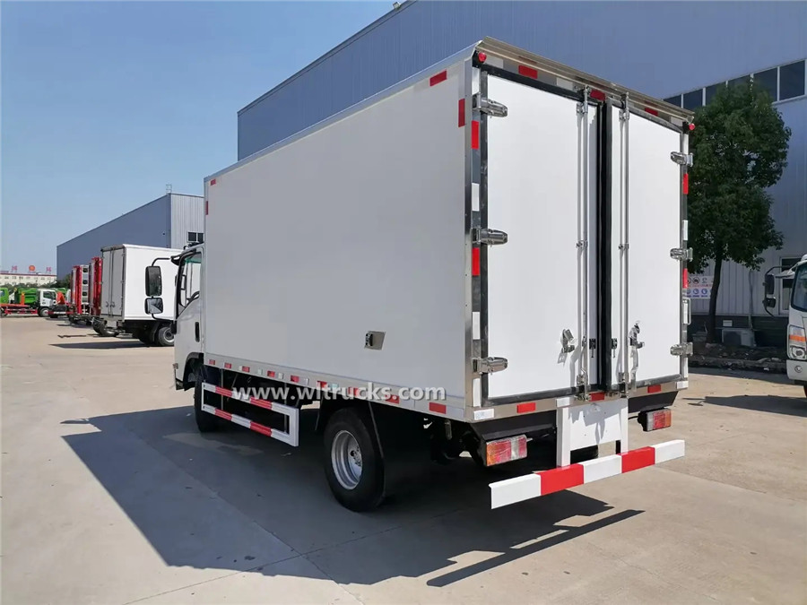 Isuzu 3 tonne meat hook refrigerator truck