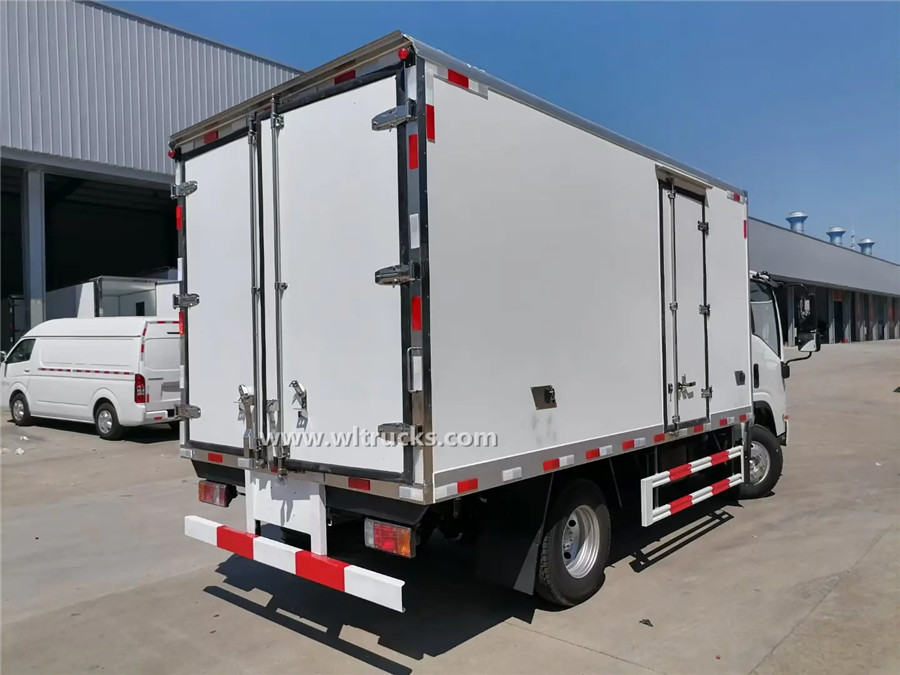 Isuzu 3t meat hook refrigerator truck