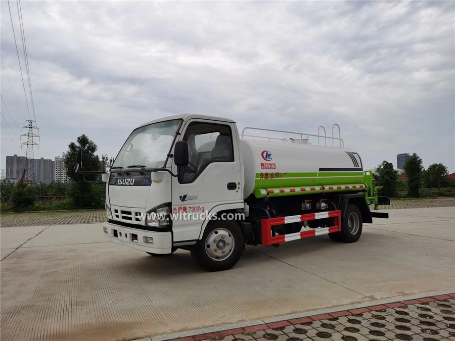 Isuzu 8000L water bowser truck