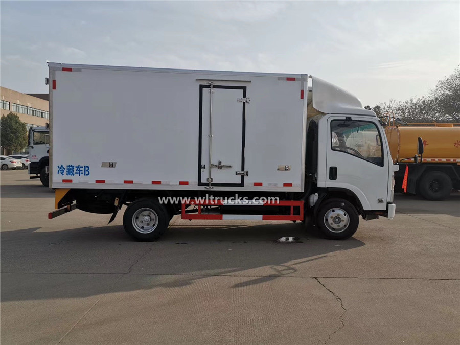 Isuzu 8mt refrigeration truck