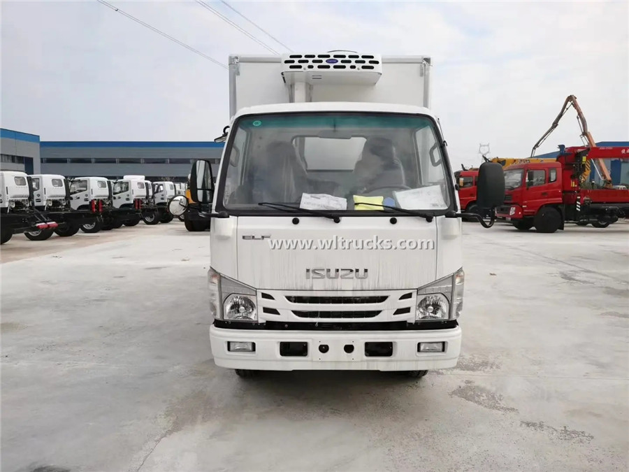 Isuzu ELF 100P 3t truck with refrigerator