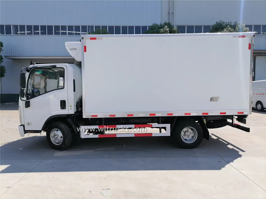 Isuzu Npr 5 ton refrigerator freezer truck