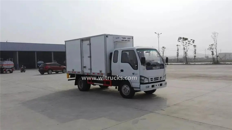 Isuzu small double cabin cooling van truck