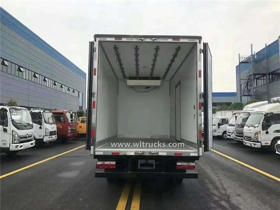 JAC Junling 5.2 meters cold chain transport truck