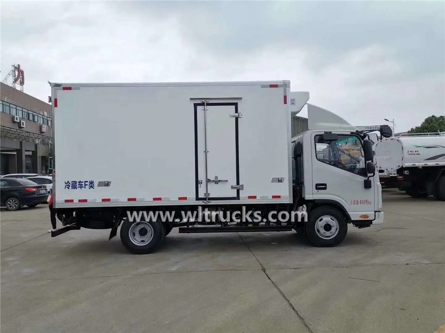 JAC Shuailing 4m meat transport refrigerated truck