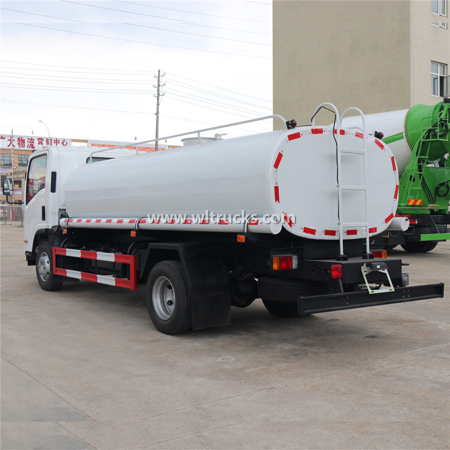 Japan Isuzu NPR 10000L water tanker truck