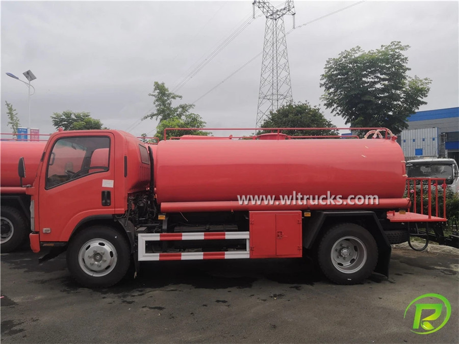  Japanese Isuzu KV600 model 9000liters water tank trucks