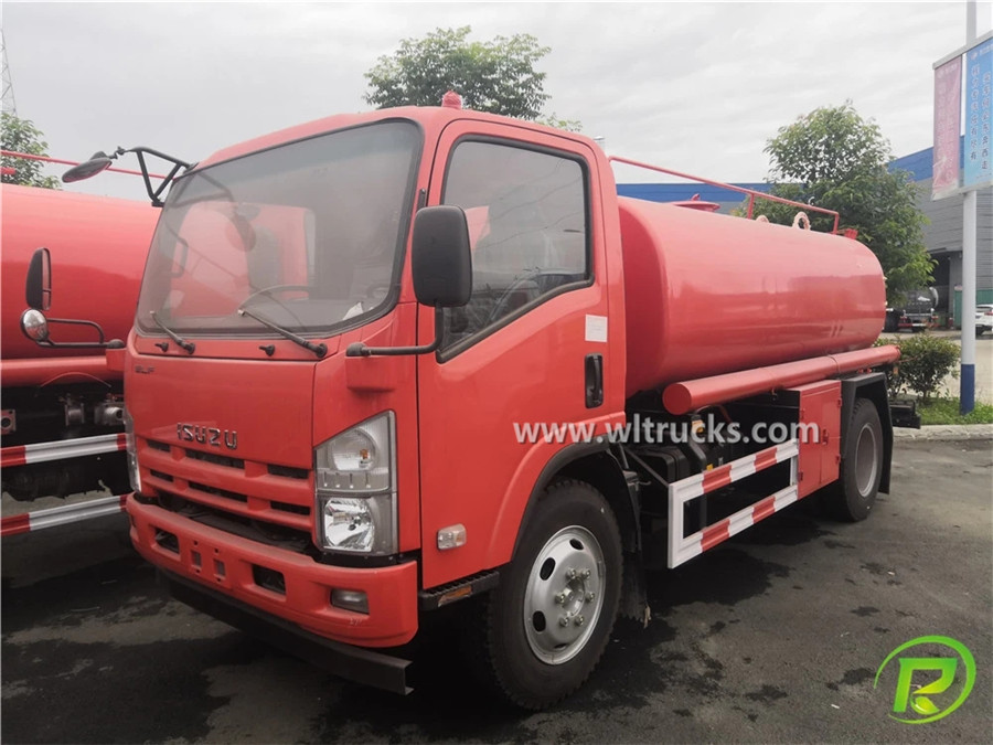  Japanese Isuzu NPR 6 ton water trucks