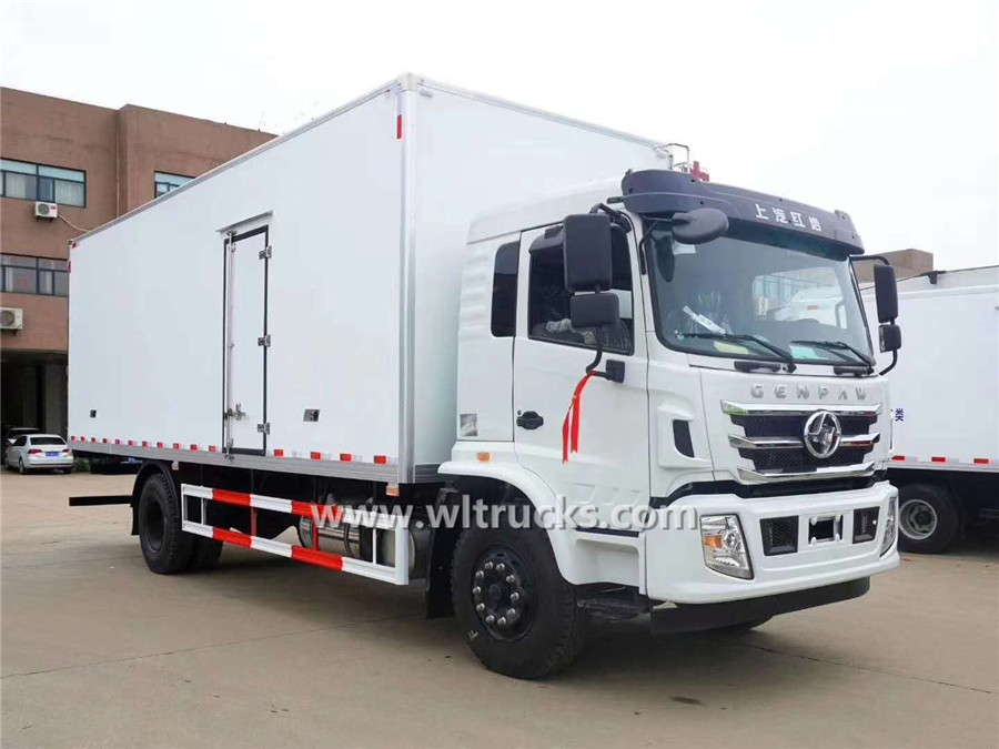 SAIC Hongyan GENPAW 7.8m refrigerator cabin truck
