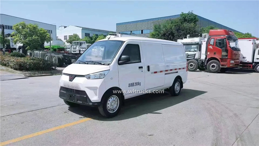 SGMW Electric Minibus 1500kg cold chain van