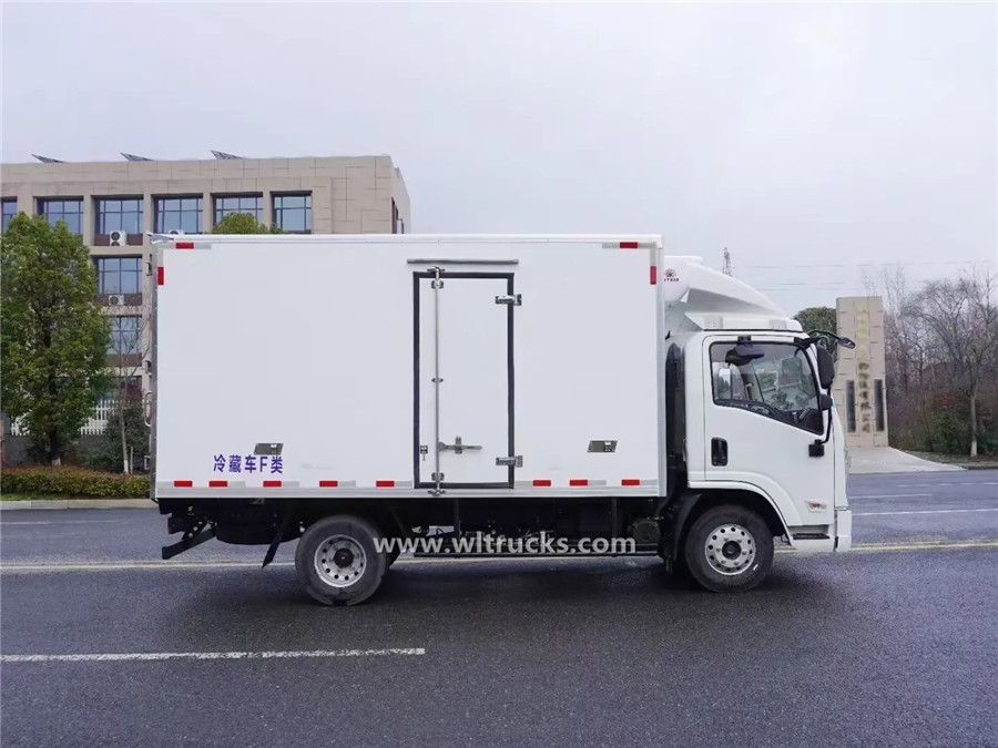 Shacman 4.1 meters cooling truck