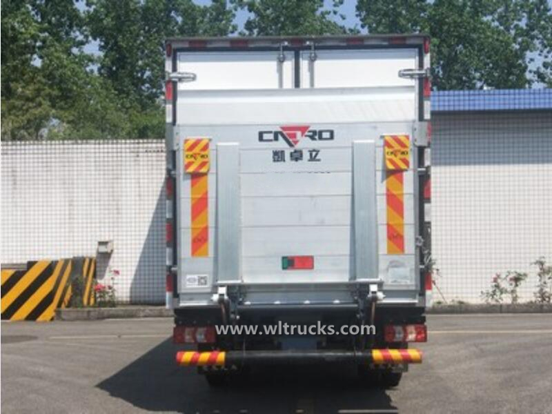 Shacman Xuande X9 4 ton refrigerator box truck